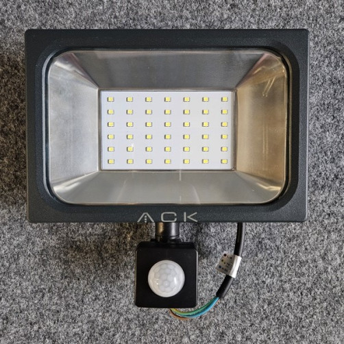 LED Reflector 3 year warranty/30 W